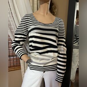 Venus Lightweight Sweater Stripped Medium